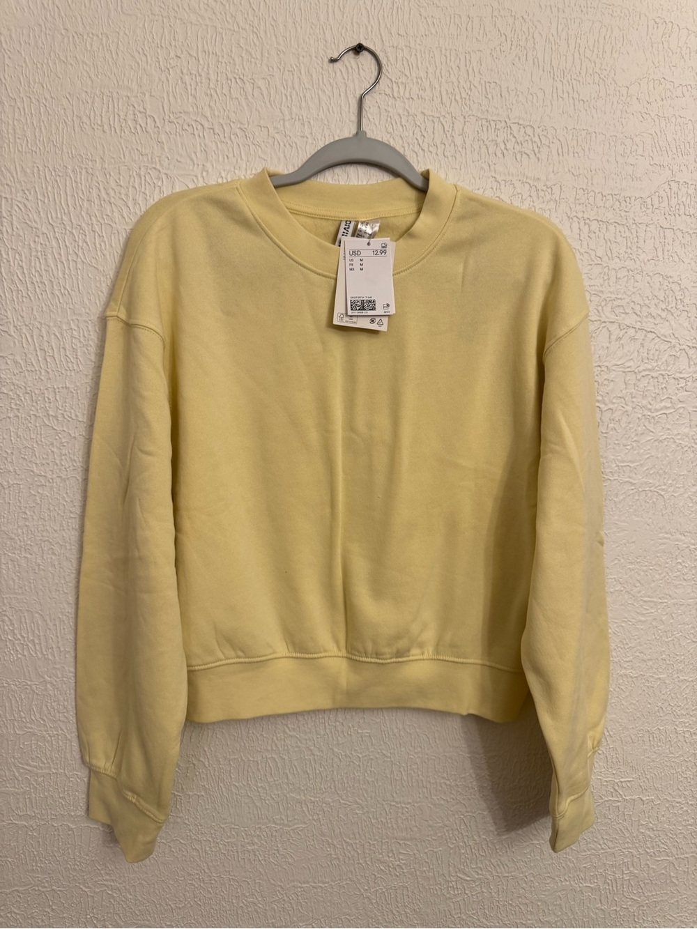 NWT Women's Lightweight Crewneck Sweatshirt in Pale Yellow